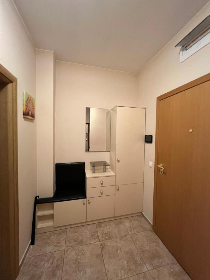 Business And Leisure Apartments In Mladost 2 With Free Garage Sofia Zewnętrze zdjęcie