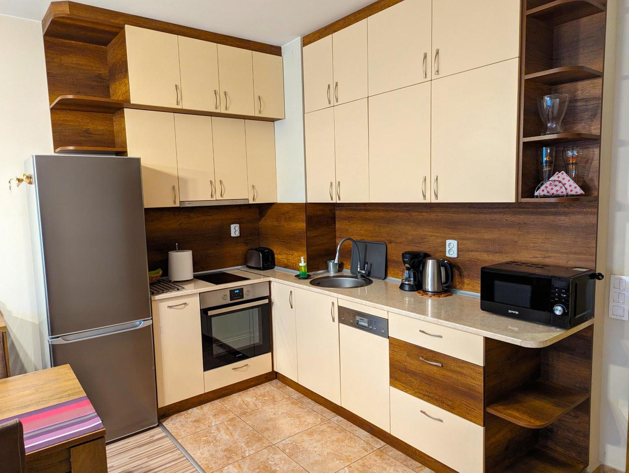 Business And Leisure Apartments In Mladost 2 With Free Garage Sofia Zewnętrze zdjęcie