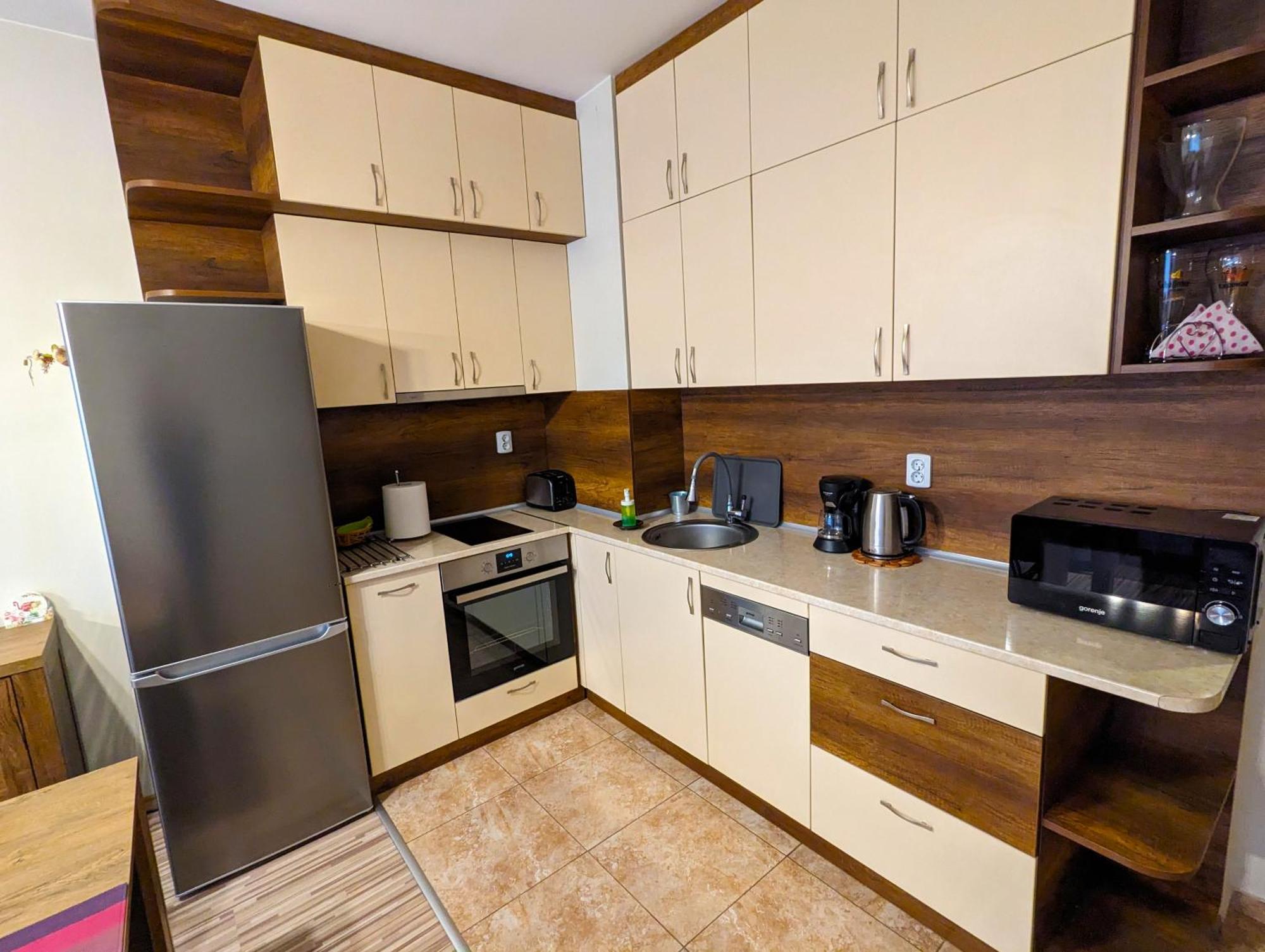 Business And Leisure Apartments In Mladost 2 With Free Garage Sofia Zewnętrze zdjęcie
