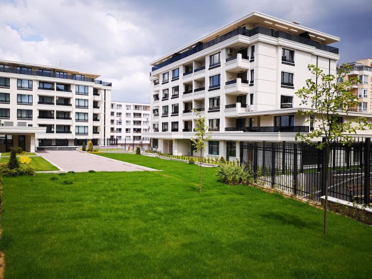 Business And Leisure Apartments In Mladost 2 With Free Garage Sofia Zewnętrze zdjęcie