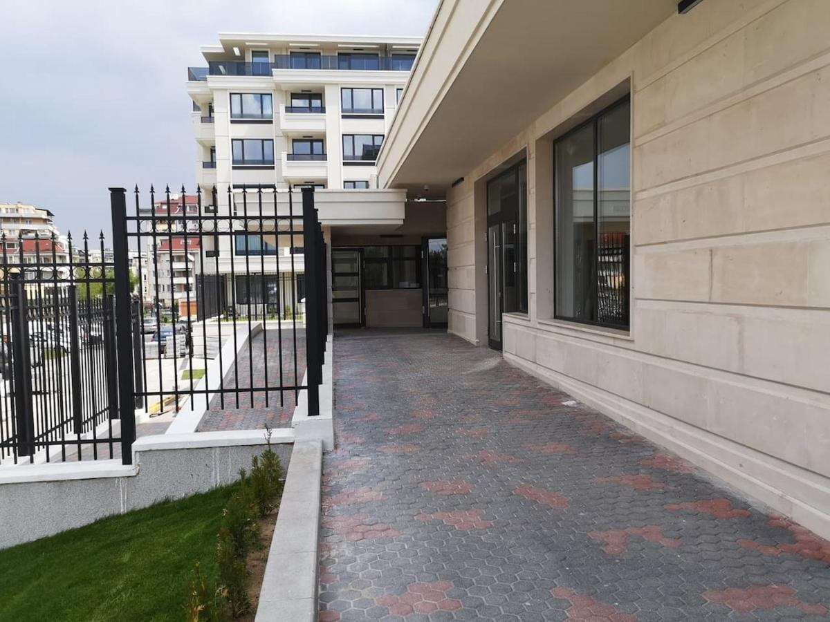 Business And Leisure Apartments In Mladost 2 With Free Garage Sofia Zewnętrze zdjęcie